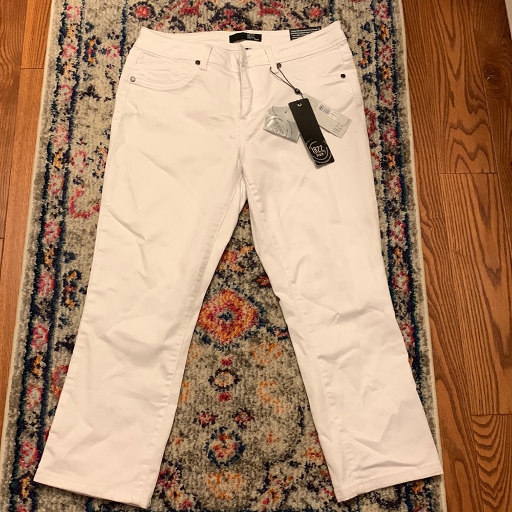 White denim crop jeans